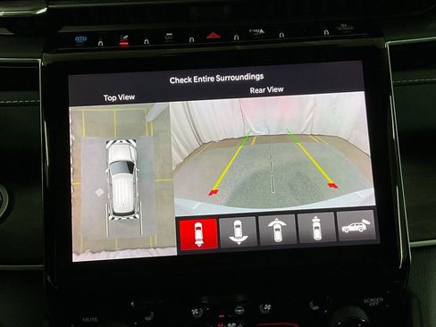 Used 2022 Jeep Grand Cherokee Limited 4xe w/ Luxury Tech Group II image 16