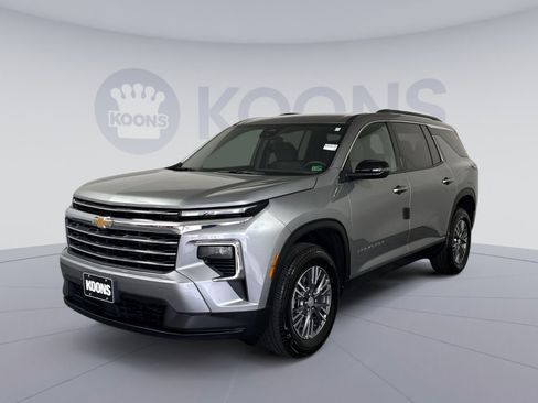 New 2026 Chevrolet Traverse LT FWD image 1