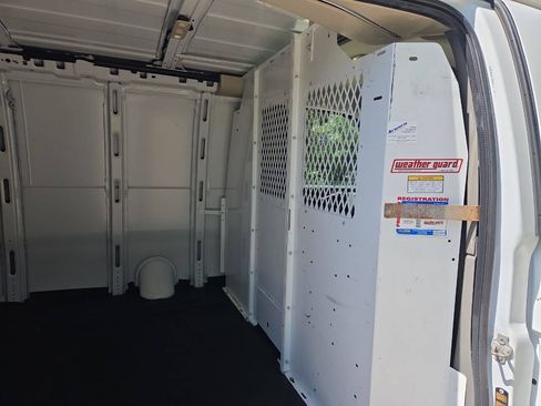Used 2020 Chevrolet Express 3500 w/ Driver Convenience Package RWD image 14