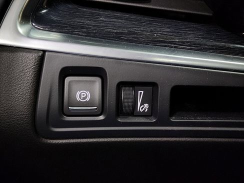 Used 2024 Cadillac XT5 Premium Luxury image 40