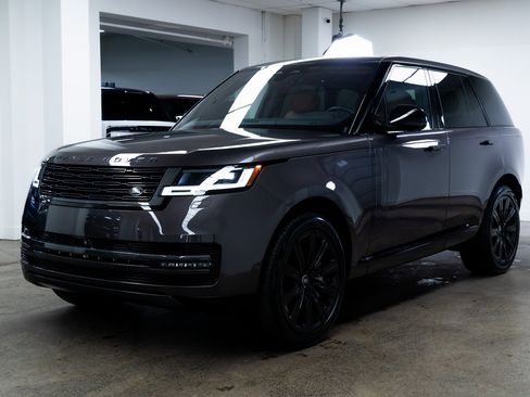 Used 2023 Land Rover Range Rover SE image 3