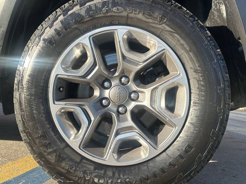 Used 2019 Jeep Cherokee Trailhawk w/ Cold Weather Group image 40