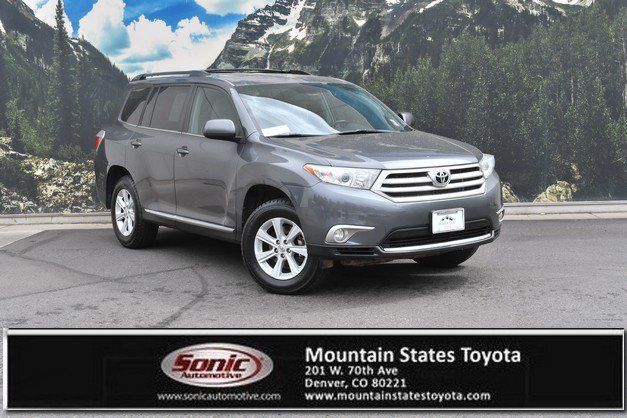 Used 2011 Toyota Highlander 4WD w/ Tech Pkg image 1