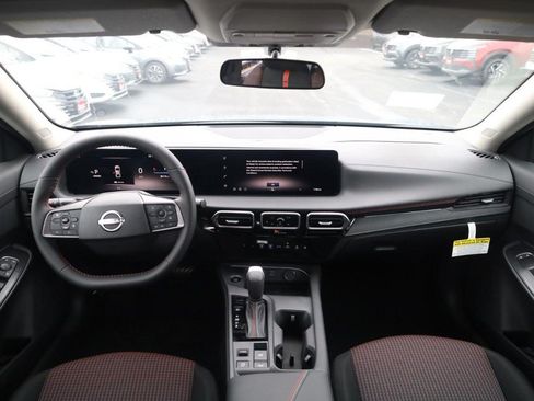 New 2026 Nissan Sentra SR w/ Floor Mat Package FWD image 7