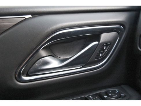 Used 2024 Chevrolet Suburban LT image 15