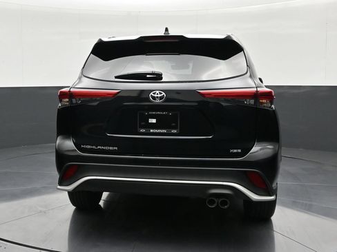 Used 2023 Toyota Highlander XSE FWD image 4