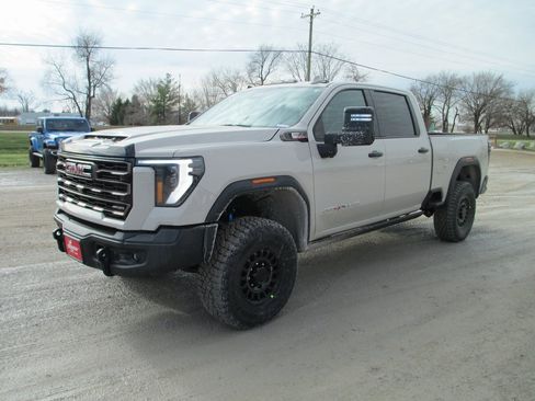 New 2026 GMC Sierra 2500 AT4X w/ AT4X AEV Edition image 11