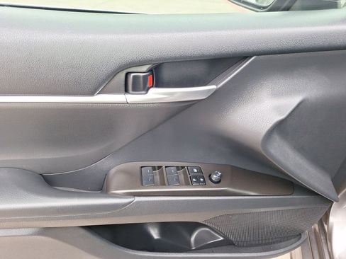 Used 2023 Toyota Camry SE image 16