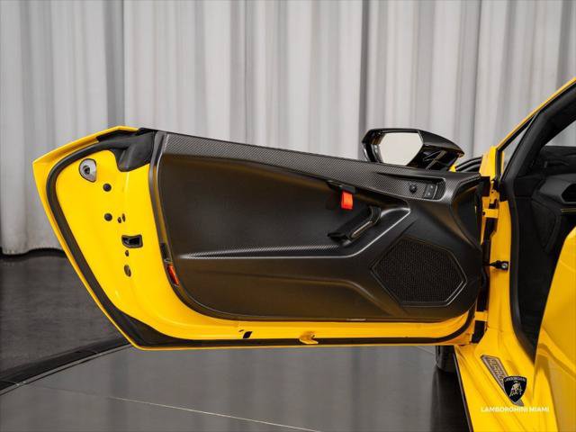 Used 2023 Lamborghini Huracan STO RWD image 30