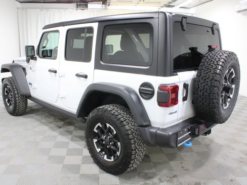 Used 2025 Jeep Wrangler Unlimited Rubicon 4xe w/ Convenience Group AWD/4WD image 29
