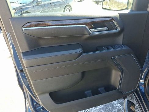 Used 2022 GMC Sierra 1500 SLE image 12