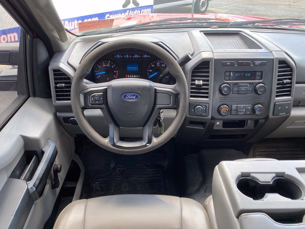 Used 2017 Ford F350 XL w/ Camper Package RWD image 16