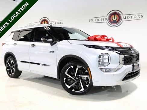 Used 2023 Mitsubishi Outlander SEL image 1