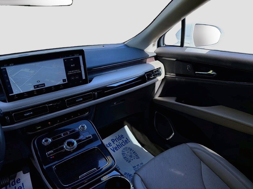 Used 2023 Lincoln Nautilus Reserve AWD/4WD image 26