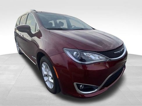 Used 2017 Chrysler Pacifica Touring-L Plus w/ Tire & Wheel Group image 14