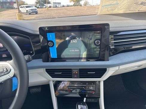 Certified 2025 Volkswagen Jetta SE image 26