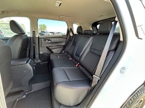 New 2026 Nissan Rogue SV AWD/4WD image 39