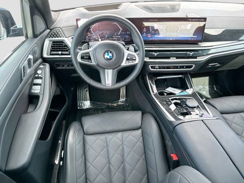 Certified 2025 BMW X7 xDrive40i w/ M Sport Package AWD/4WD image 24