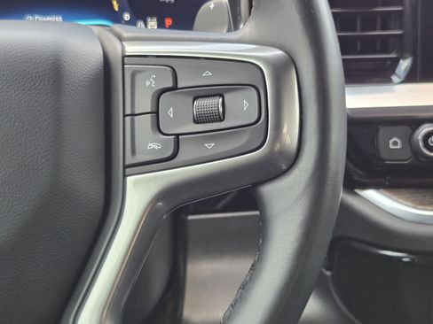 Used 2022 Chevrolet Silverado 1500 LT AWD/4WD image 26