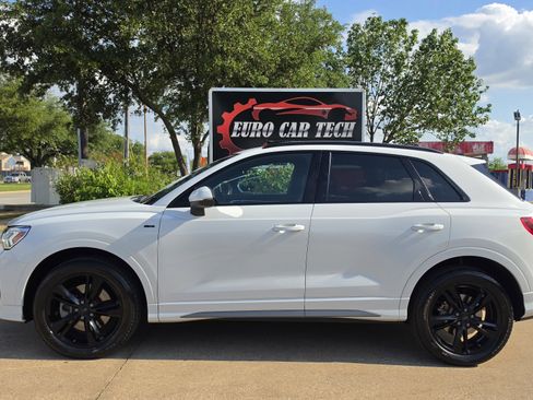 Used 2020 Audi Q3 2.0T Premium Plus w/ Premium Plus Package AWD/4WD image 2