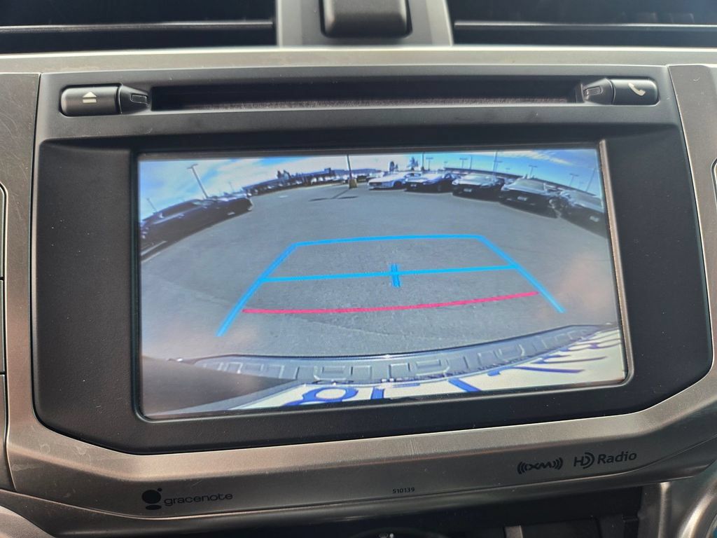 Used 2018 Toyota 4Runner SR5 AWD/4WD image 10