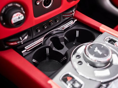 Used 2018 Rolls-Royce Dawn RWD image 65