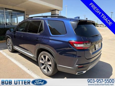 Used 2025 Honda Pilot Touring image 3
