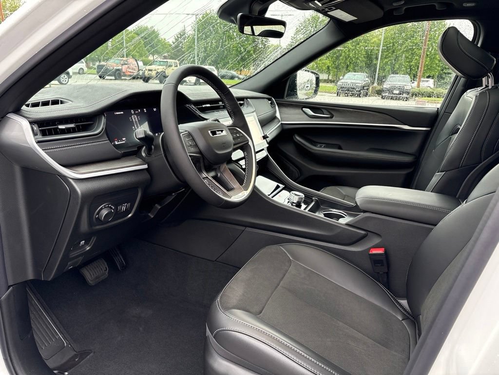 New 2026 Jeep Grand Cherokee Altitude AWD/4WD image 7