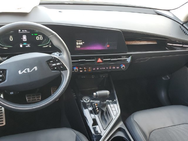 Certified 2024 Kia Niro EX Touring FWD image 14