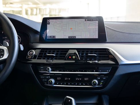 Used 2020 BMW M550i xDrive AWD/4WD image 13
