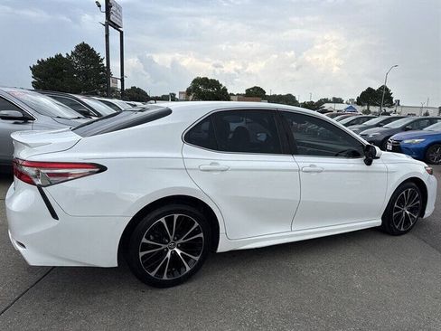 Used 2018 Toyota Camry SE FWD image 8
