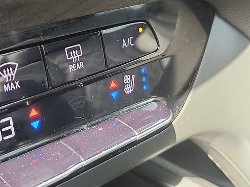 Used 2023 Buick Envision Avenir AWD/4WD image 21