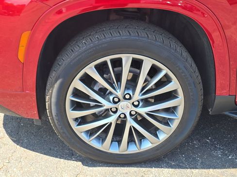Certified 2025 Buick Enclave Avenir w/ LPO, Floor Liner Package AWD/4WD image 35