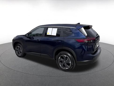 Used 2025 Nissan Rogue SV FWD image 8