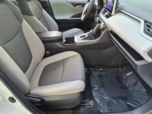 Used 2023 Toyota RAV4 XLE FWD image 20