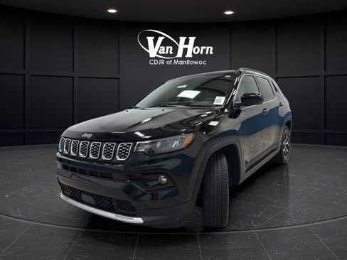 Used 2025 Jeep Compass Limited AWD/4WD image 3