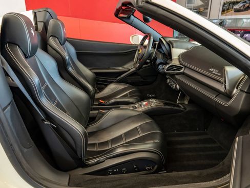 Certified 2015 Ferrari 458 Spider RWD image 18
