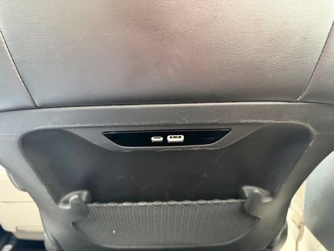 Used 2024 Chrysler Pacifica Touring-L FWD image 39