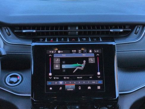 Certified 2024 Jeep Grand Cherokee L Laredo image 18