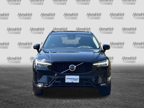 Used 2025 Volvo XC60 B5 Plus image 10
