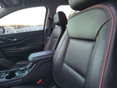 Used 2023 GMC Acadia AT4 image 42