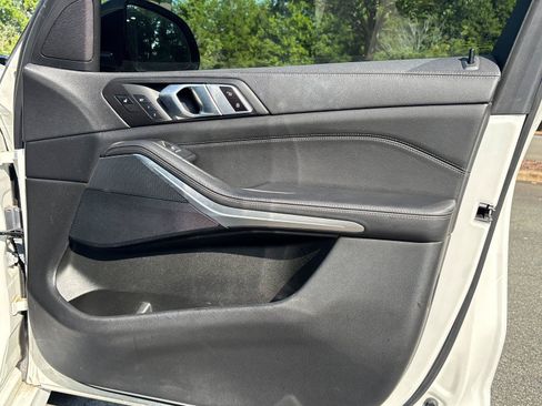 Used 2022 BMW X5 sDrive40i w/ M Sport Package RWD image 39