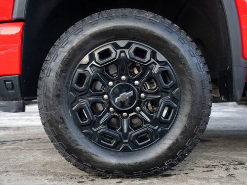 Used 2024 Chevrolet Silverado 2500 LTZ w/ LTZ Plus Package image 2