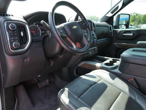 Certified 2022 Chevrolet Silverado 2500 High Country w/ Z71 Off-Road Package AWD/4WD image 24