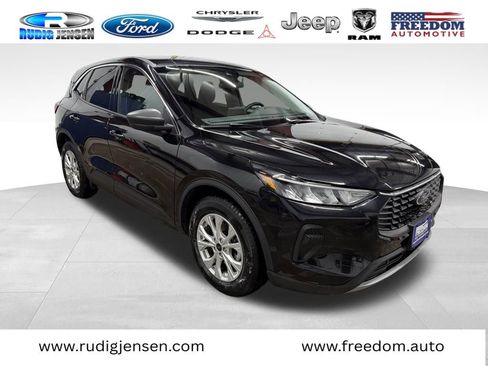 Used 2024 Ford Escape Active w/ Cold Weather Package image 3