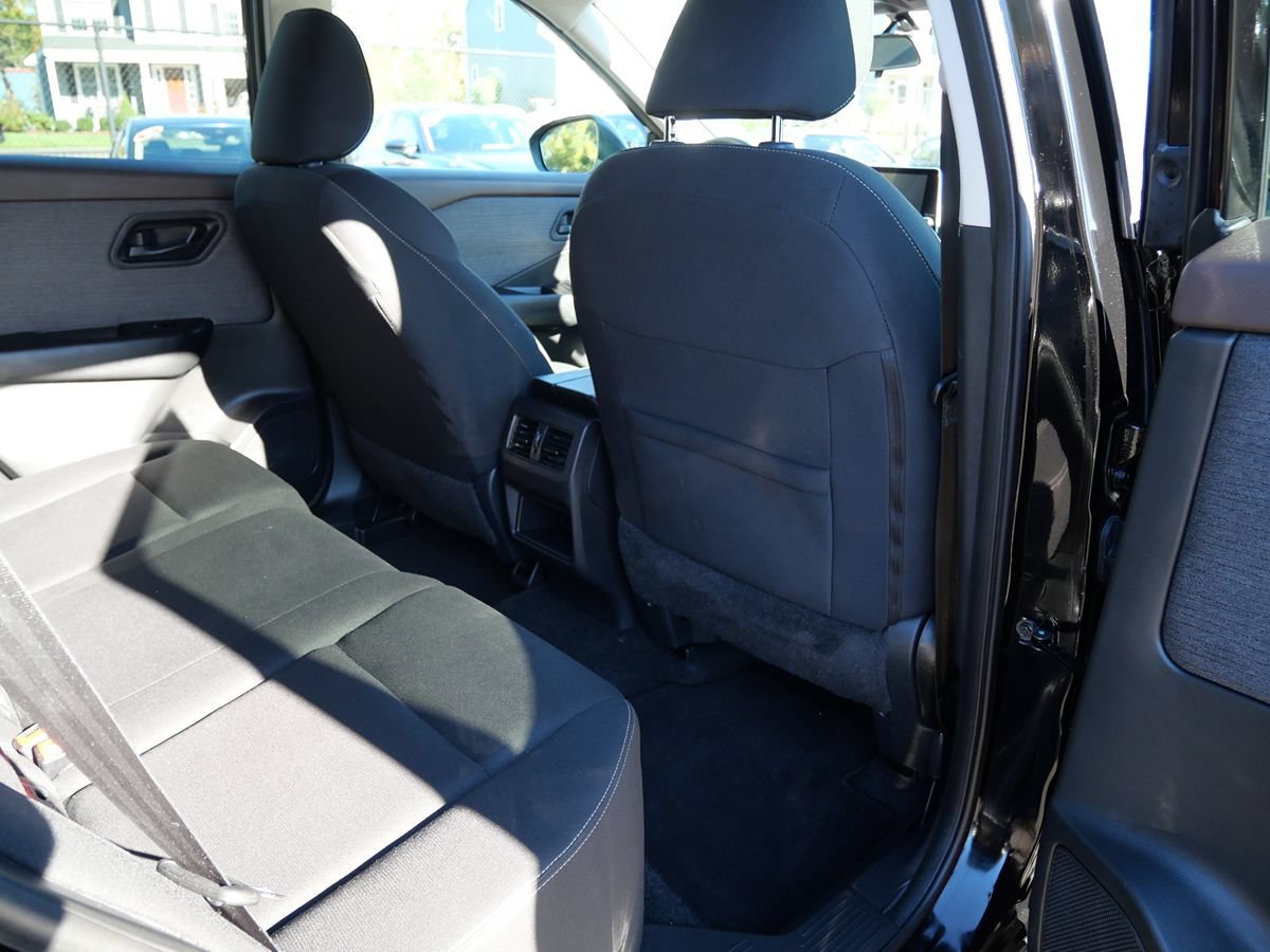 Used 2023 Nissan Rogue S AWD/4WD image 26