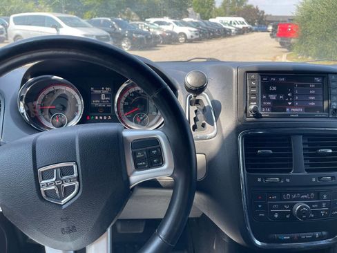 Used 2019 Dodge Grand Caravan GT image 21