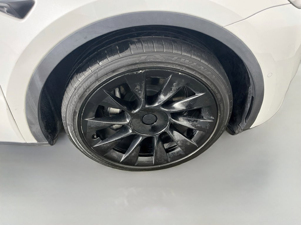 Used 2022 Tesla Model Y Long Range AWD/4WD image 34