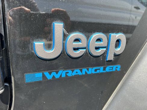 Used 2023 Jeep Wrangler Unlimited Rubicon 4xe AWD/4WD image 8