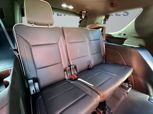 Used 2023 GMC Yukon SLT RWD image 26